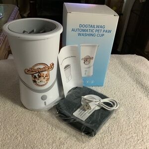 Dog tail wag Automatic Pet Paw Washing Cup